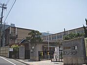 大宅小学校まで850メートル
