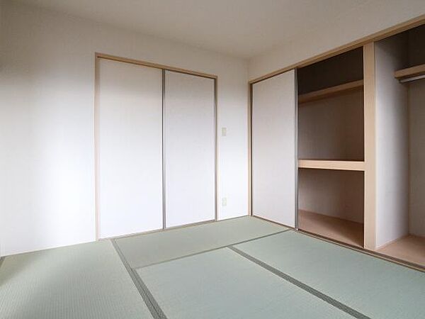 画像27:和室、ちょっとしたくつろぎスペースにいかがでしょうか