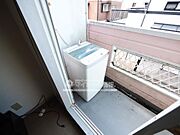 家賃+1、000円で、冷蔵庫・洗濯機・TV・TV台が設備になります♪
