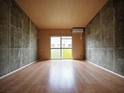 家具や雑貨にもにもこだわりたくなる！お部屋ですね。