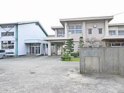 鳥栖市立基里小学校(713m)