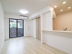 シャトーハイツ J 1階1LDKのリビング/ダイニング