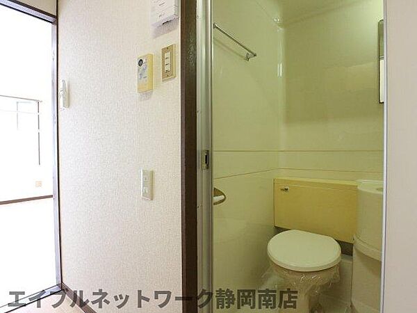 画像27:シンプルで使いやすいトイレです