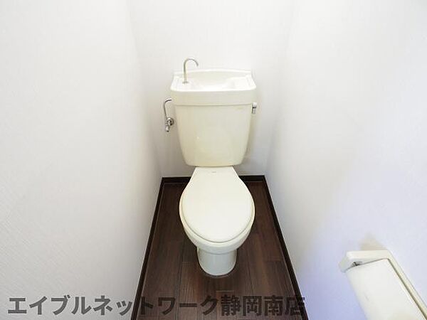 画像7:清潔感のあるトイレです