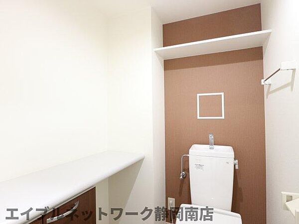 画像28:ゆったりとした空間のトイレです