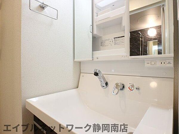 画像26:スペースが確保できる洗面所です
