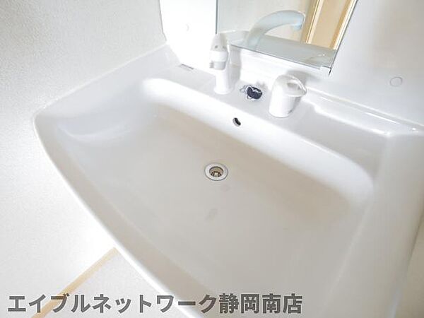 画像25:広い洗面スペース