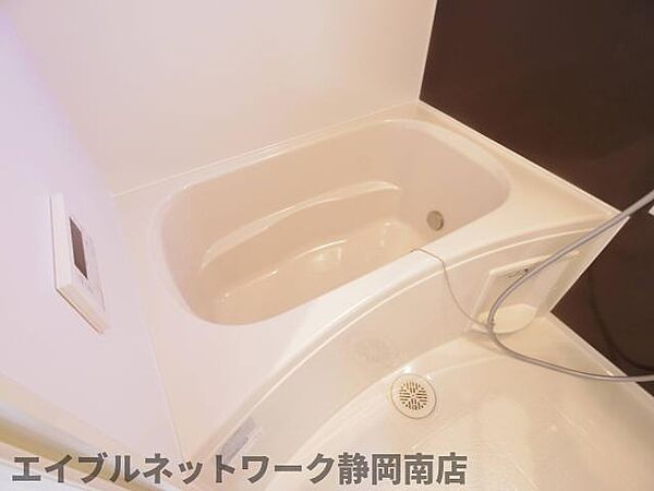 画像26:コンパクトで使いやすいお風呂です