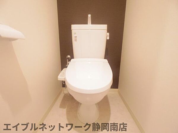 画像27:ゆったりとした空間のトイレです