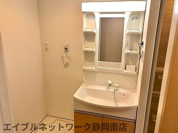 画像7:スペースが確保できる洗面所です