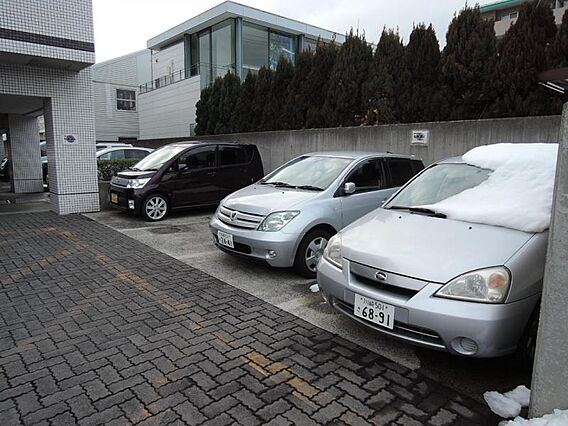 屋外平置駐車場...