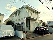 閑静な住宅街に佇む建物です