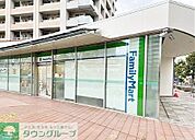 ファミリーマートさくらてらす五反田店 徒歩2分。 140m