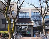 足立区立伊興図書館 900m