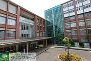 日本赤十字看護大学図書館 徒歩12分。図書館 950m