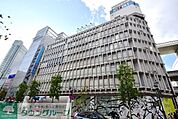 西武百貨店 徒歩8分。 600m
