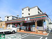 セブンイレブン 徒歩4分。コンビニ 310m