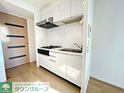 タウンハウジングレジデンス事業部　恵比寿店・赤坂店までお問合せ下さい。