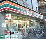 セブンイレブン千住桜木店 徒歩8分。コンビニ 620m