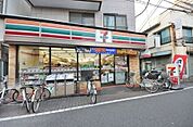 セブンイレブン 334m