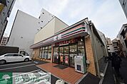 セブンイレブン 徒歩10分。コンビニ 770m