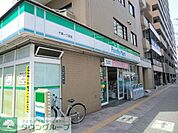 ファミリーマート 180m