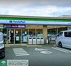 ファミリーマート大和西鶴間店 584m