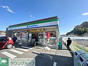 ファミリーマート 横浜舞岡町店 徒歩12分。 910m