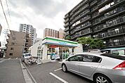 ファミリーマート与野駅西口店 392m