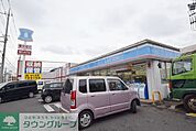 ローソン川口前上町店 徒歩6分。コンビニ 470m