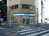 周辺：ファミリーマート福生駅前店 徒歩5分。コンビニ 400m