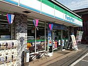 ファミリーマート青梅大門店 徒歩5分。コンビニ 390m