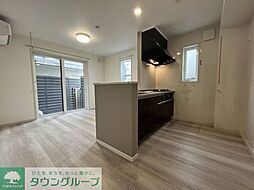 セレスティアル福生 C 1階2LDKのリビング/ダイニング