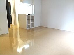 サンプレジール 1階ワンルームのリビング/ダイニング