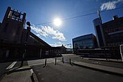 駅前 1600m