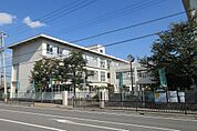 城陽小学校　約1150ｍ（徒歩15分）