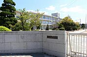 灘中学校　約1460ｍ