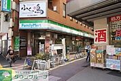 ファミリーマート浦安駅前店 徒歩6分。コンビニ 470m