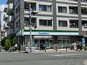 ファミリーマート幕張本郷一丁目店 徒歩13分。コンビニ 970m