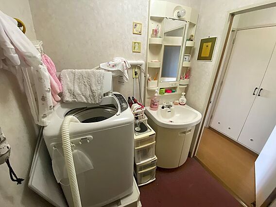 広々とした洗面...