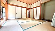 【和室】こちらは東側の和室（角部屋）