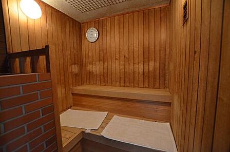 【大浴場】サウナ室が併設されております。サウナ愛好家にはたまりません。
