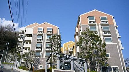 【外観】グッドデザイン賞受賞のリゾートマンション。いくつもの棟に分かれているヴィラレジデンス。