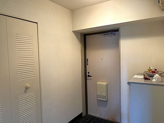 【玄関】物入と...