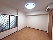 洋室約6.3帖。プライベートな時間を優しく包み込む空間です。