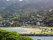 【長浜】遠浅で穏やかな海が広がる人気のビーチで、海水浴や散策など四季を通じて海辺の時間を楽しめるロケーションです。
