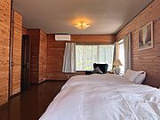 【洋室】1階【】13.75帖の洋室です。