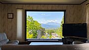 リビングダイニングからの眺望：1枚ガラスに映える富士山の眺望は絵画のような美しさです。