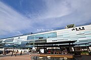 【熱海駅】東海道新幹線・JR東海道本線・伊東線が利用できる、伊豆エリアの主要ターミナル駅です。