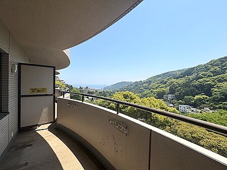 【眺望】バルコニーからの眺望です。バルコニーから花火もご覧いただけます。